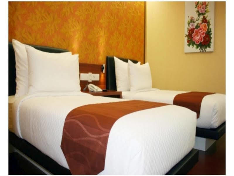 ซิตี้ฮับ โฮเต็ล แอด เกจายาน Hotel ยอกยาการ์ตา ภายนอก รูปภาพ