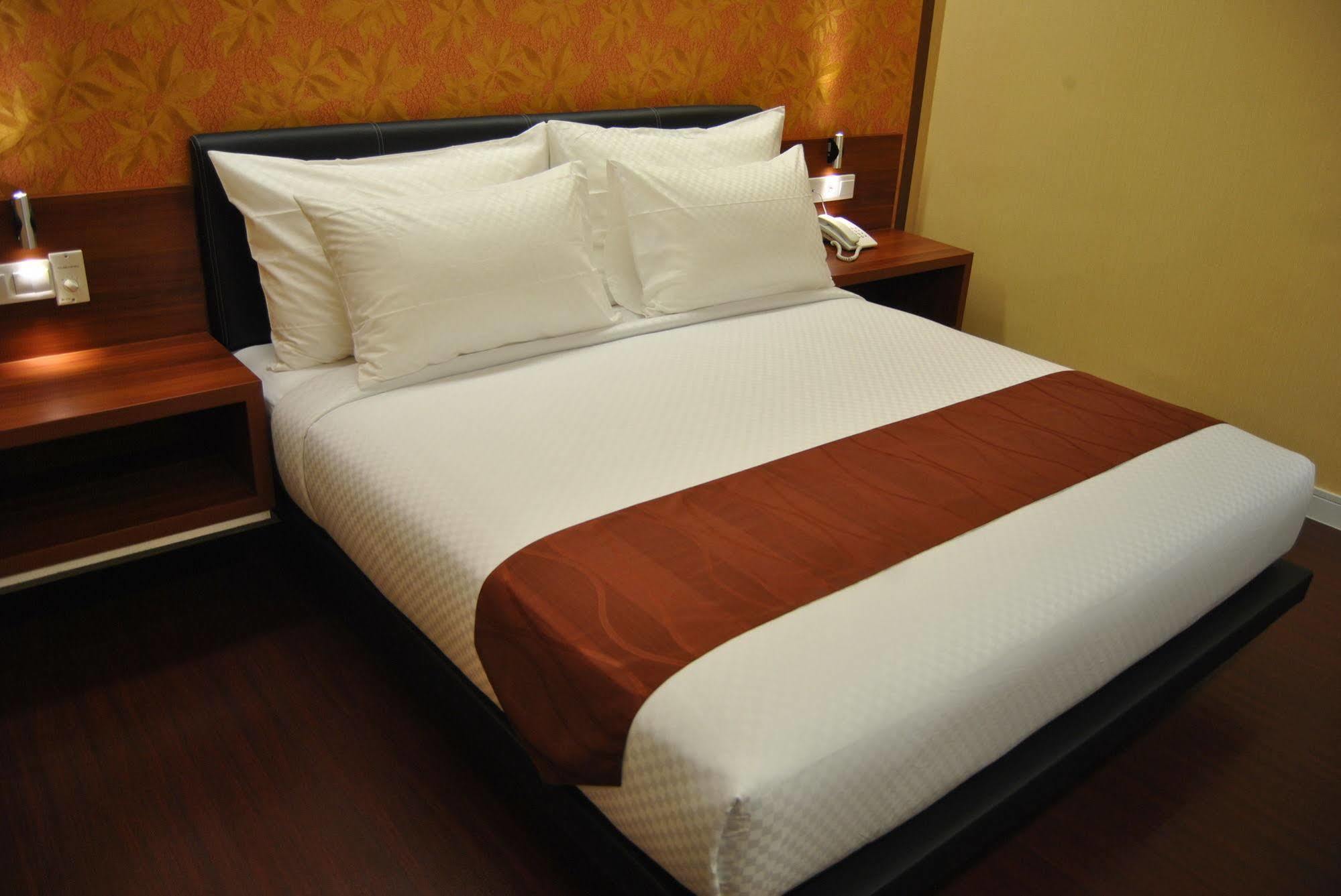 ซิตี้ฮับ โฮเต็ล แอด เกจายาน Hotel ยอกยาการ์ตา ภายนอก รูปภาพ