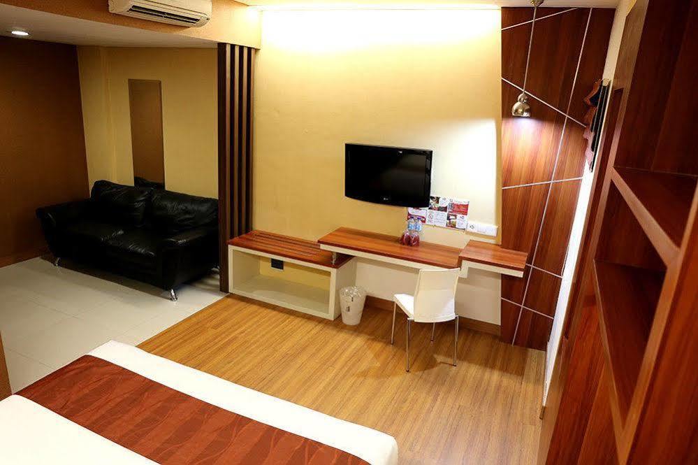 ซิตี้ฮับ โฮเต็ล แอด เกจายาน Hotel ยอกยาการ์ตา ภายนอก รูปภาพ